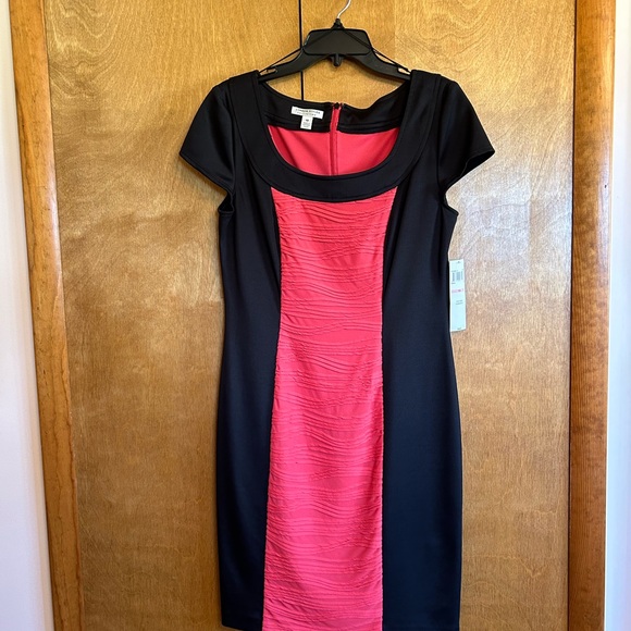 London Style Dresses & Skirts - London Style Black and Coral Mini Dress